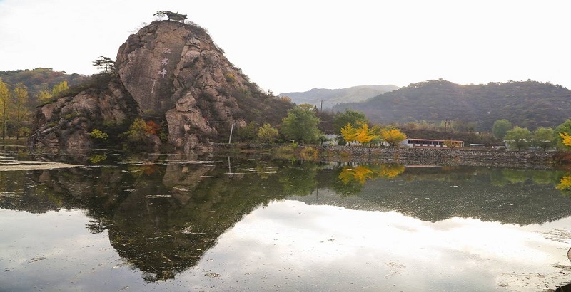 Solitary Beauty Peak-Best china Tours service_chinatoursnet.com